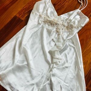 VTG Dentelle Luxurious Ivory Satin Chemise with Lace Detail. Sz M